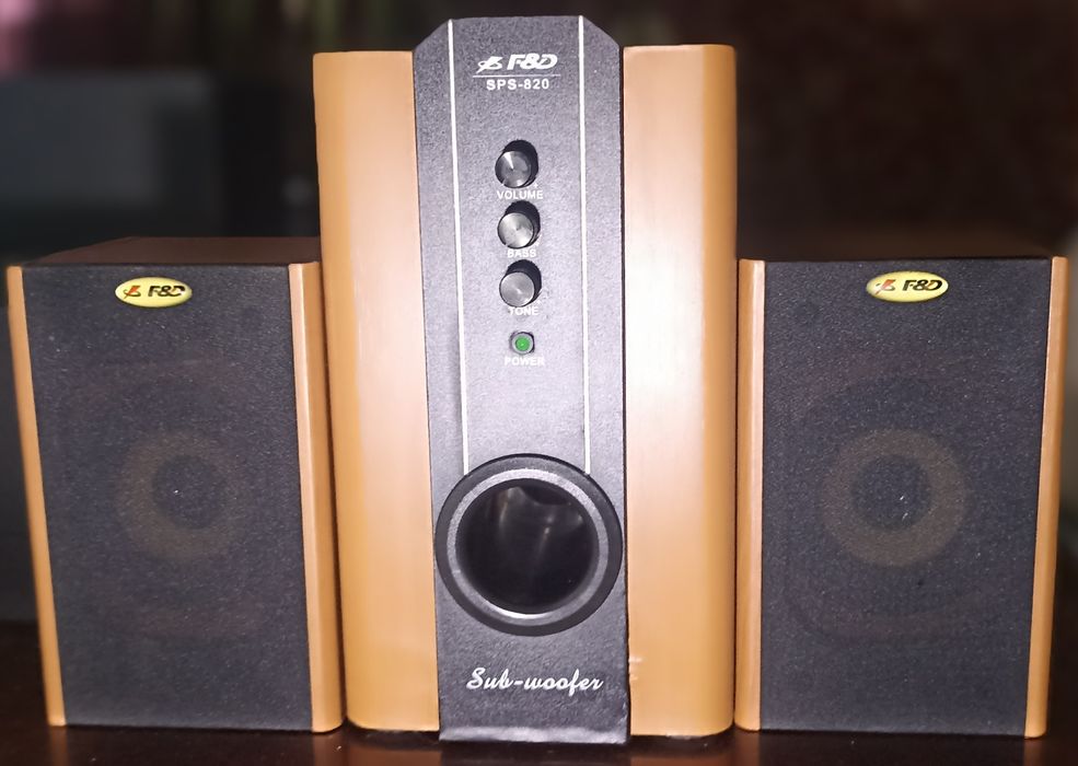 Система 2.1 . F&D SPS-820 (38W)