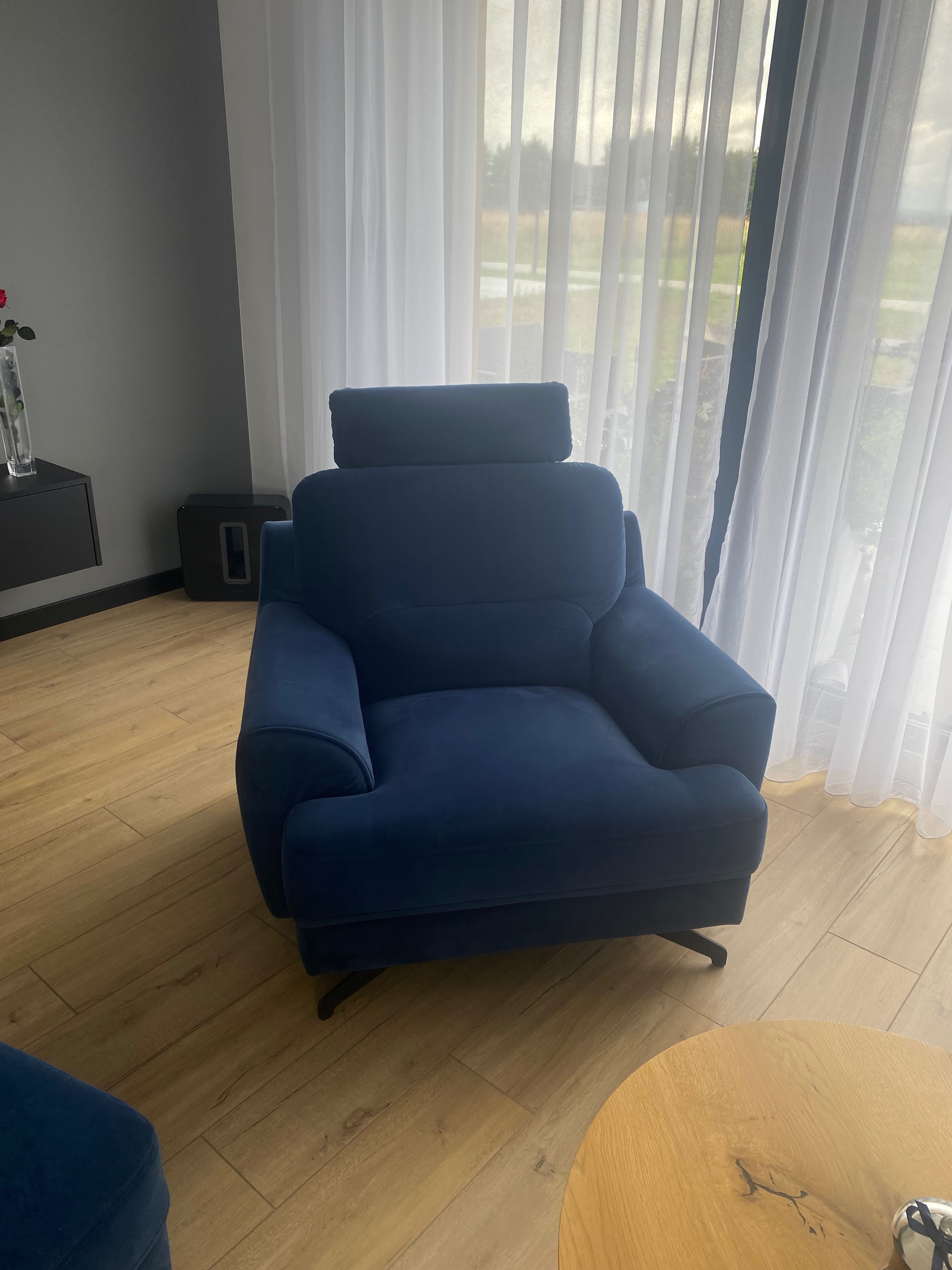 Zestaw wypoczynkowy sofa/fotel/ pufa
