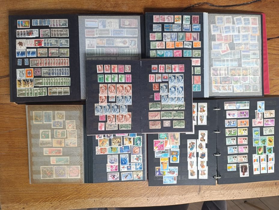 5 dużych klaserów ze znaczkami cały świat