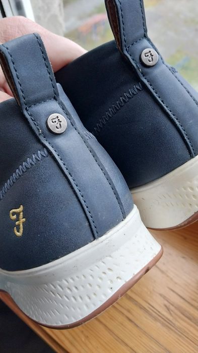 Продам мужские кожаные демисезонные полуботинки  - кроссовки .