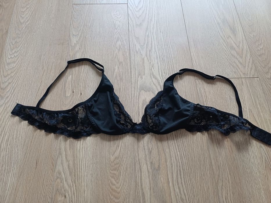 Biustonosz koronkowy 75 D czarny