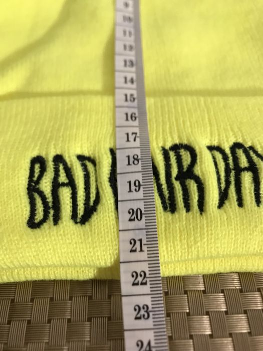 Czapka z napisem „BAD HAIR DAY” neonowy żółty - NOWA
