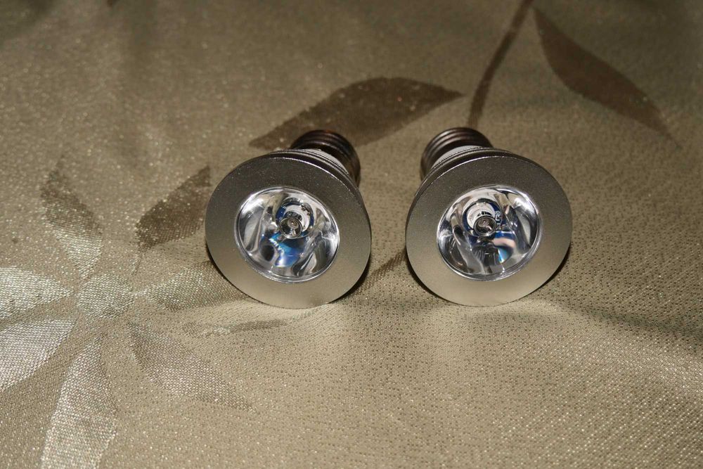 2 szt nowa żarówka LED multikolor E27 + pilot na Sylwester impreza