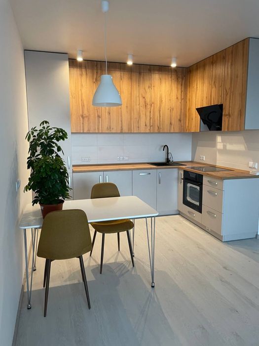 Генератор ЖК Славутич студія + спальня метро Зарічна 4к1 оренда