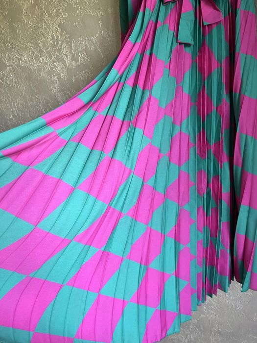 Шикарное платье плиссе макси