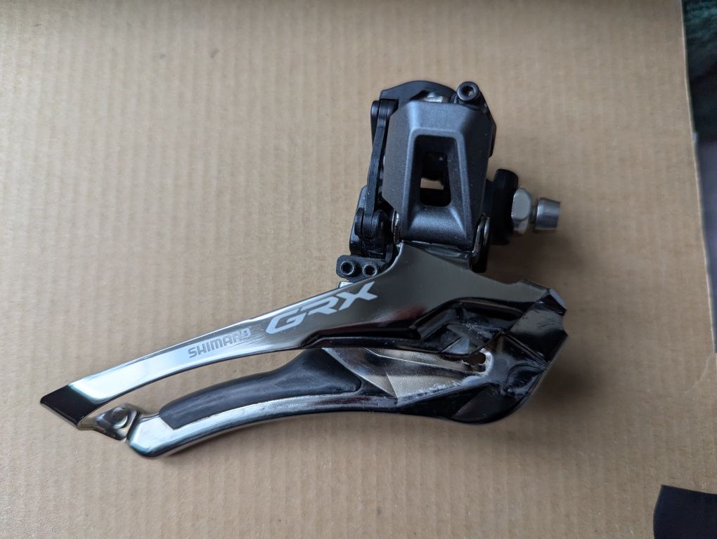 Mini grupa Shimano GRX 2x12, klamkomanerki, zaciski, przerzutki.