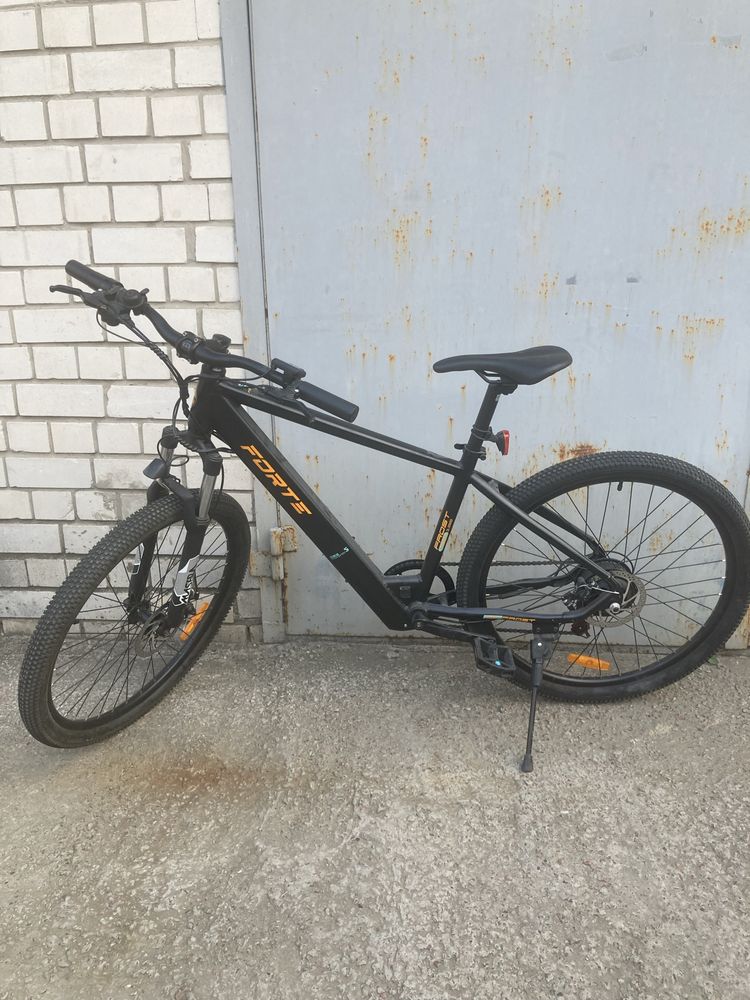 Велосипед FORTE FROST 350Вт. 36В/10Ач 27.5" чорний