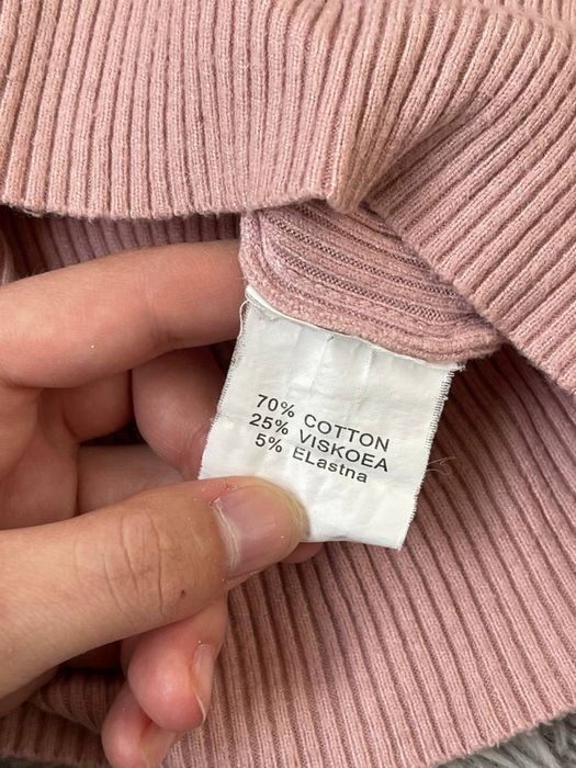 Жіноча кофта пудрового кольору