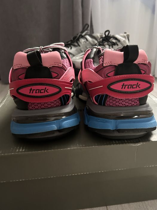 Balenciaga track 1