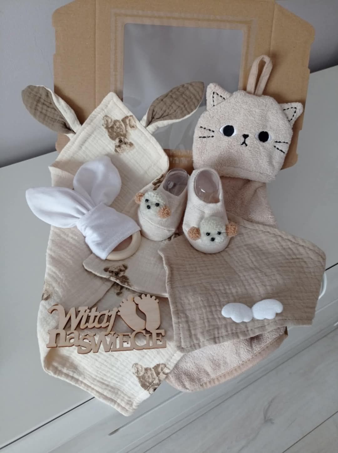 Zestaw prezentowy dla niemowlaka babybox baby shower narodziny Chrzest
