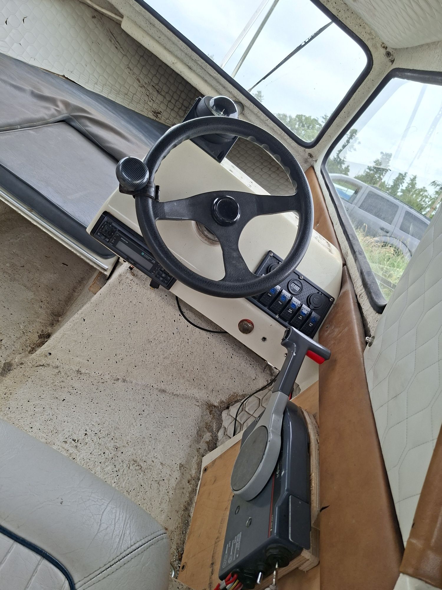 Łódka łódź kabinowa jofa 485 silnik zaburtowy YAMAHA 60KM Przyczepa