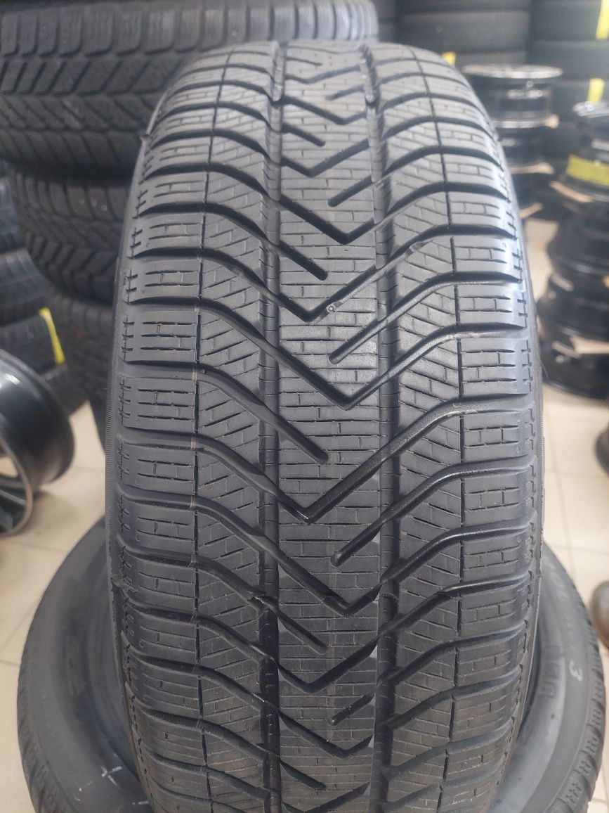 Комплект зимової гуми зима зимня Pirelli R17 195 55
