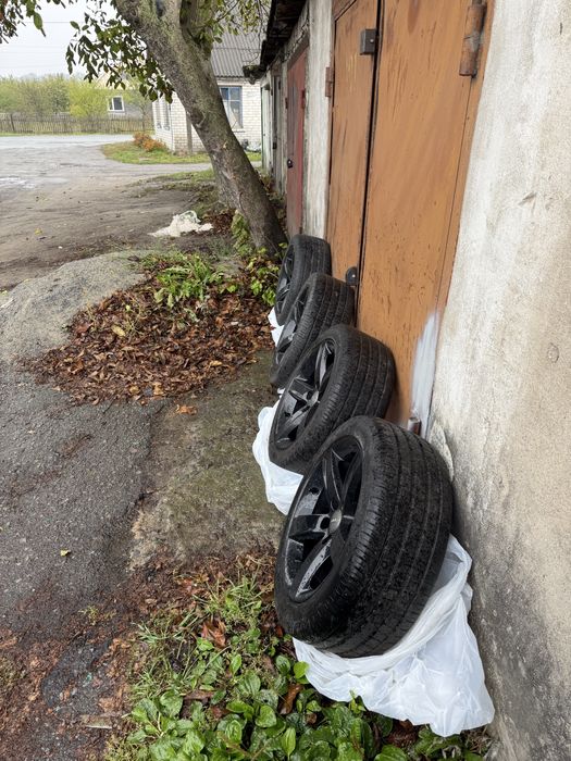 Продам диски r 17 audi , vw , skoda на зимовій гумі