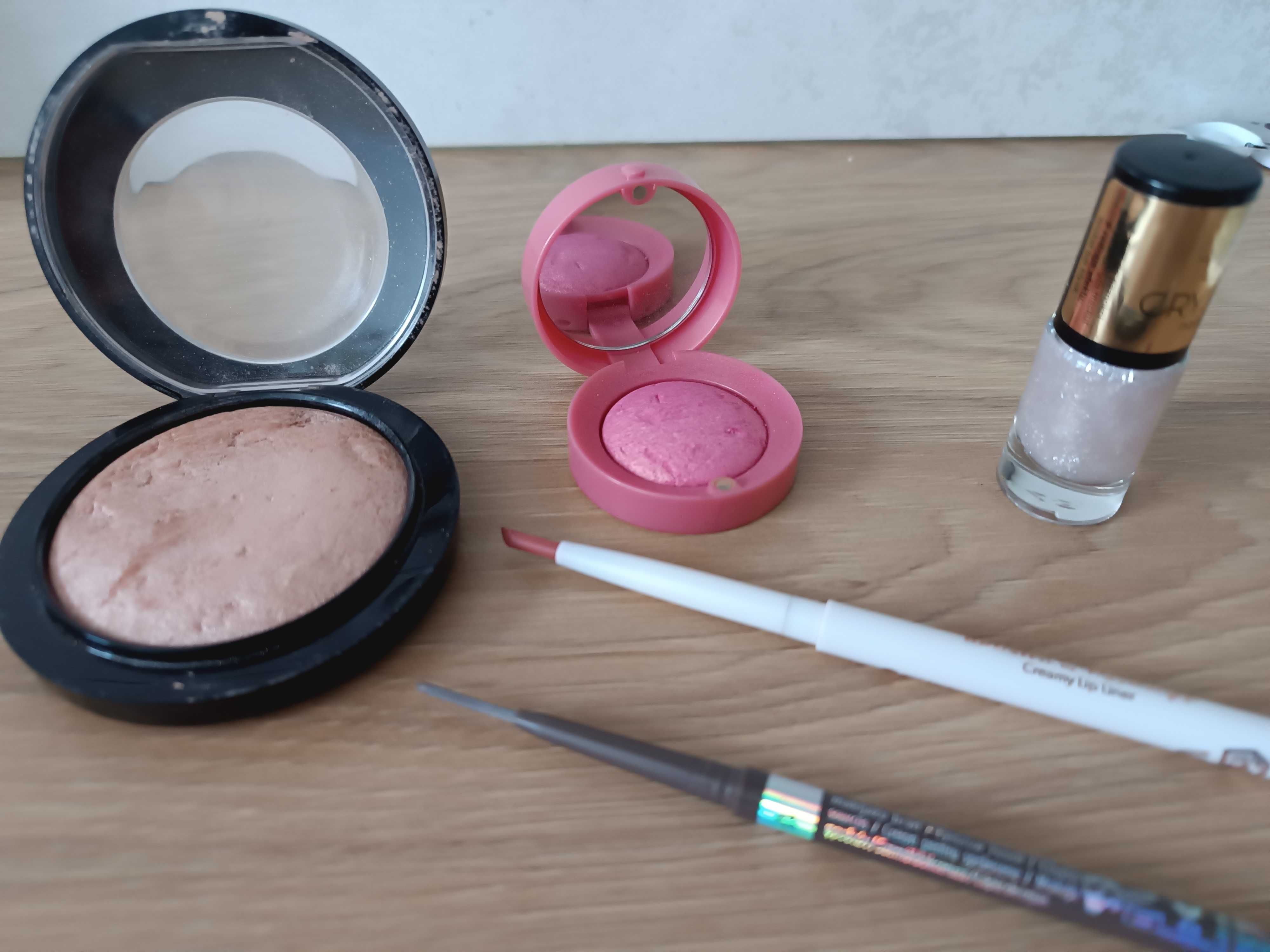 Rozświetlacz mac soft&gentle róż Bourjois