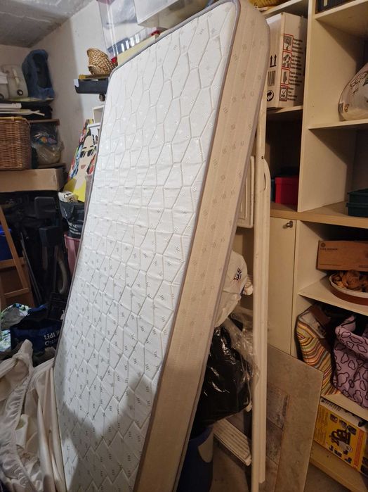 Conjunto cama e colchao