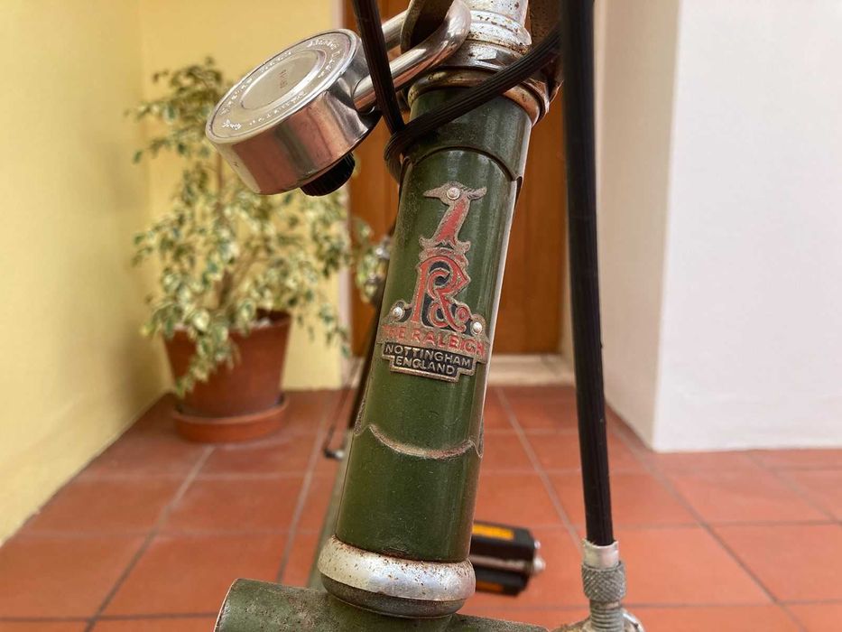 Bicicleta Raleigh Vintage em muito bom estado.