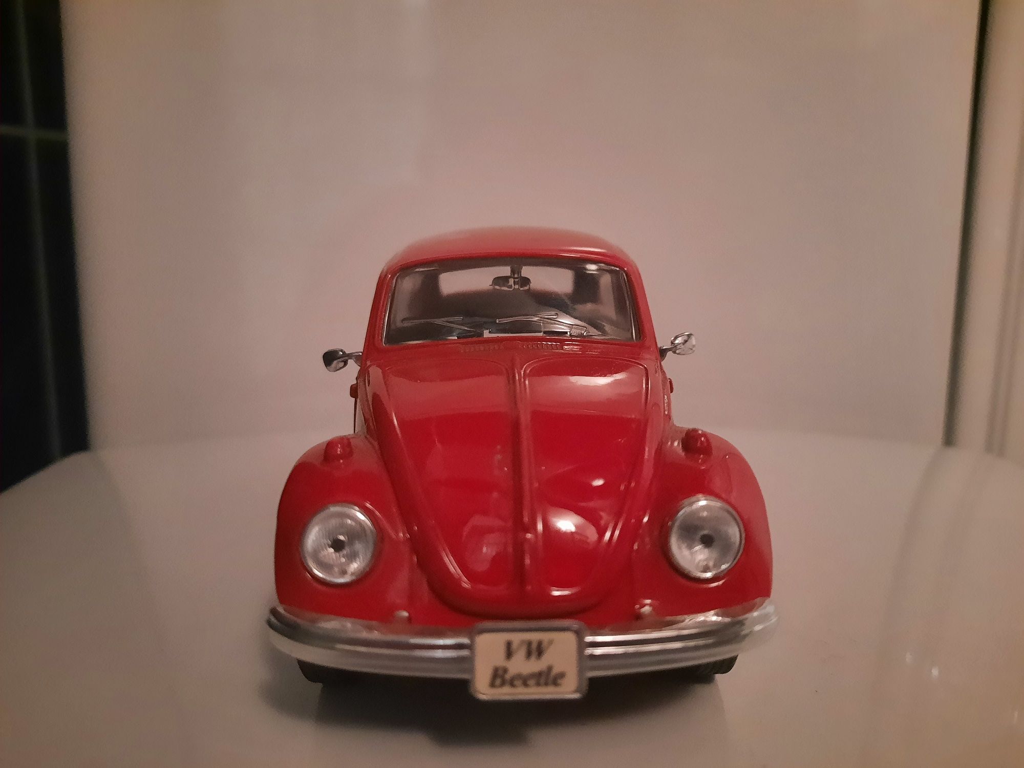 Auto Samochód Kolekcjonerski Volkswagen Beetle Garbus Maisto 1:24