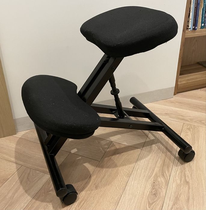 Klękosiad klęcznik ergonomiczny