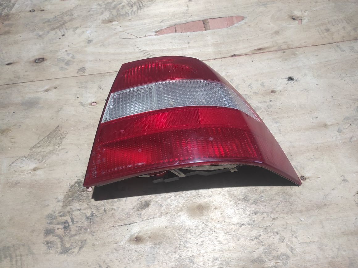 Lampa tylna Prawa Opel Vectra B sedan wysyłka