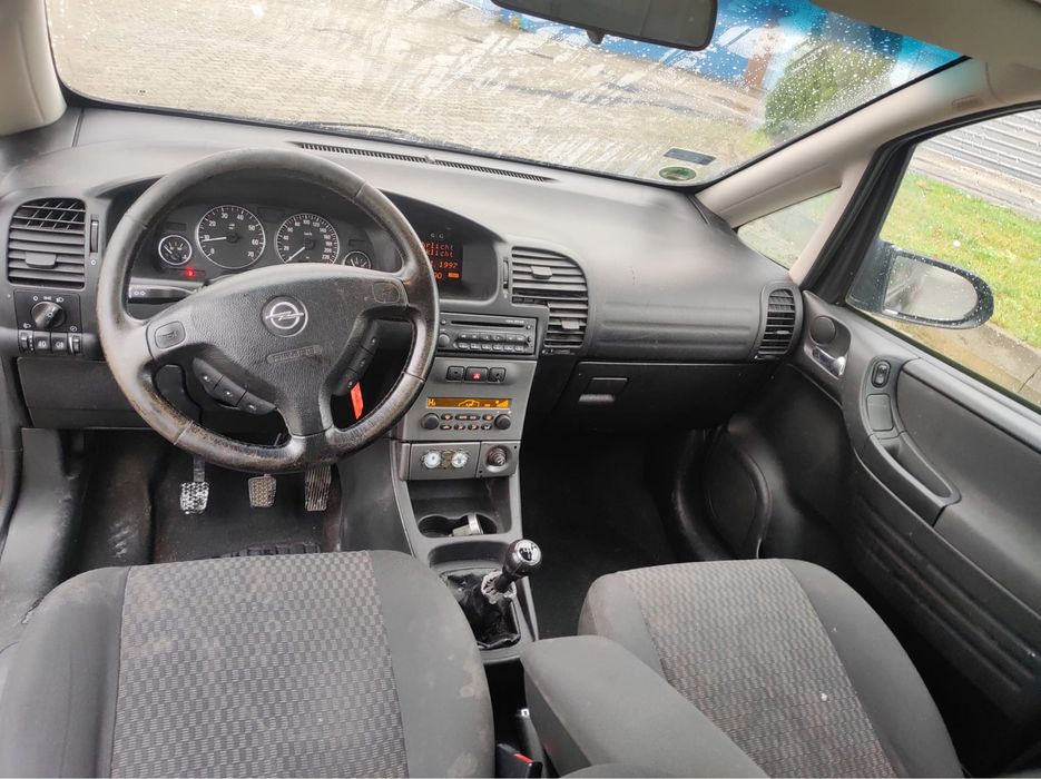 Opel Zafira 1.6 LPG 7 osobowa sprawny ważne O.C 2003 rok minivan