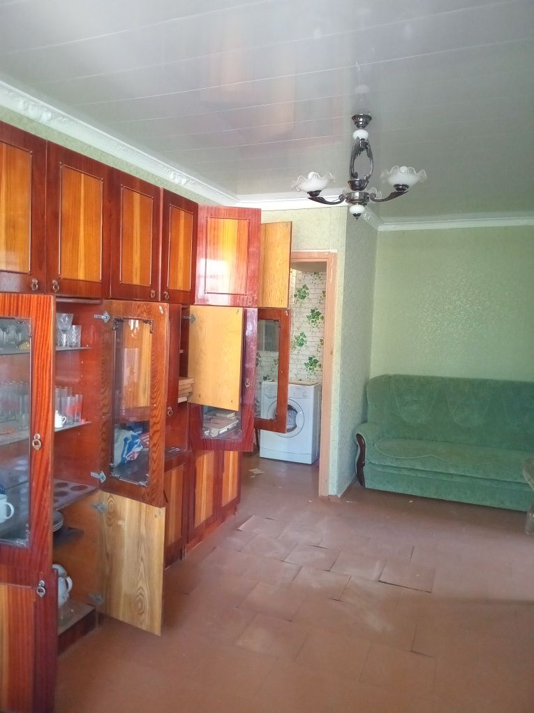 Продам 3 -х комнатную квартиру на Всебратском(В.г-35)