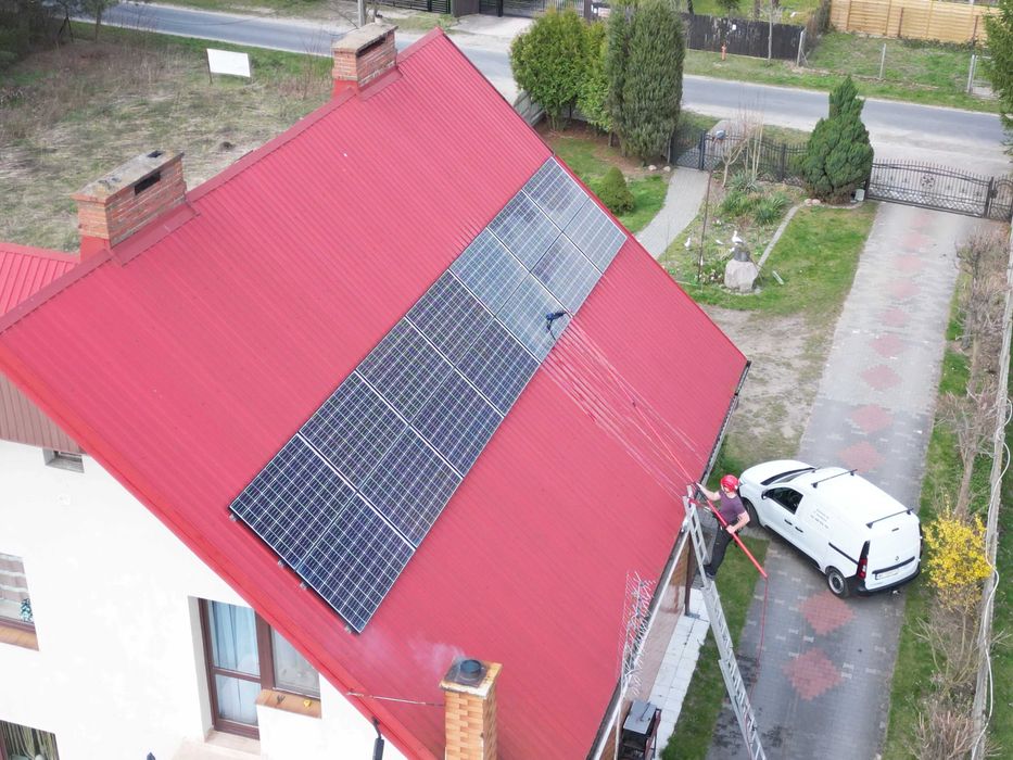 Mycie wodą demineralizowaną elewacji, fotowoltaiki, ogrodów zimowych,