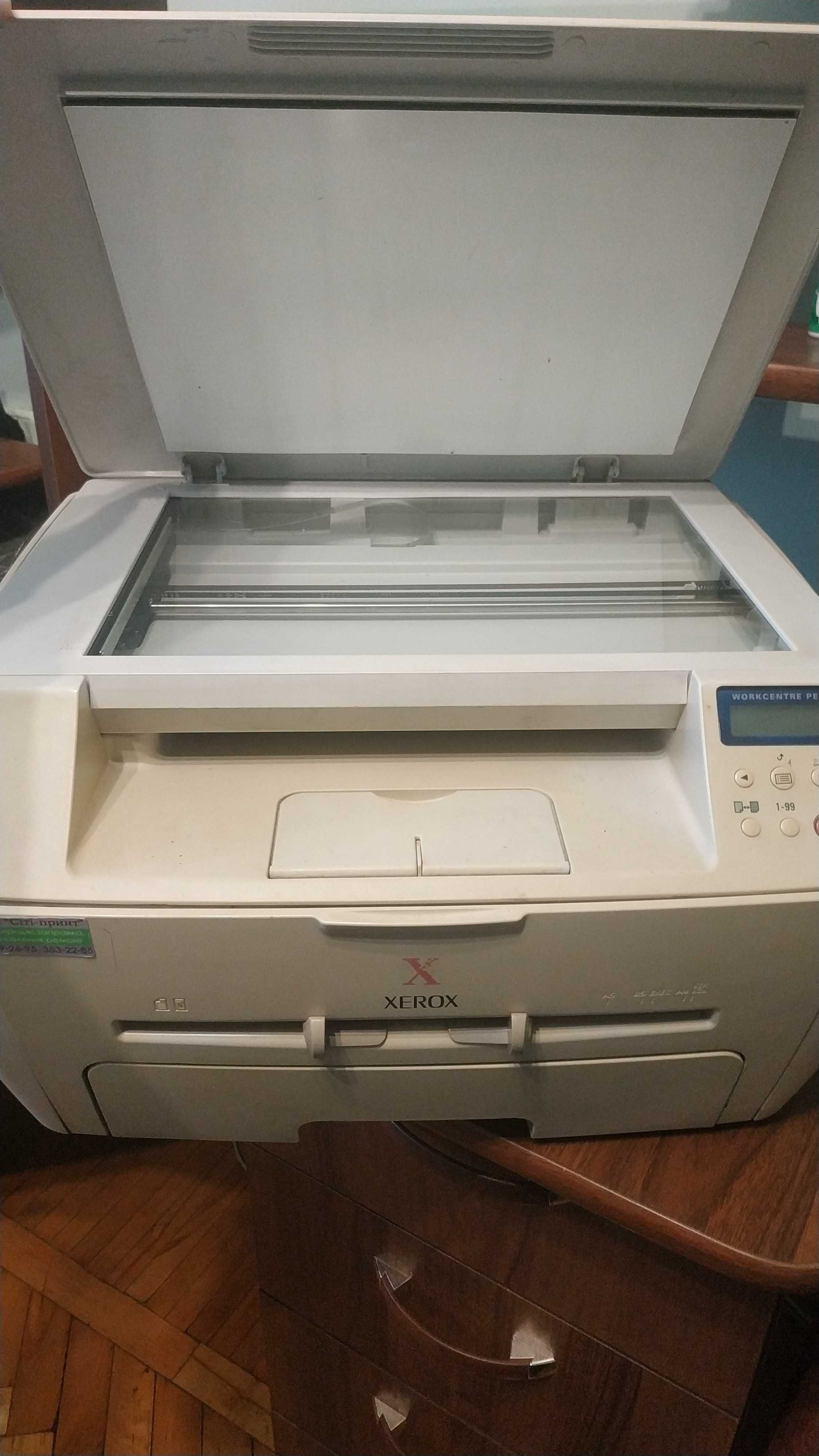 МФУ Xerox pe114e (принтер, копір, сканер)