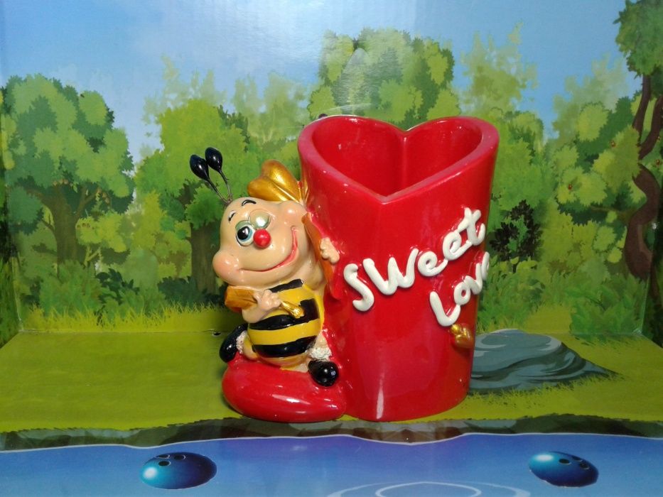 Подставка пчелка сердечко