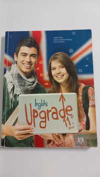 Livro de Inglês "Upgrade 11.º ano" e caderno atividades "Grammar plus"