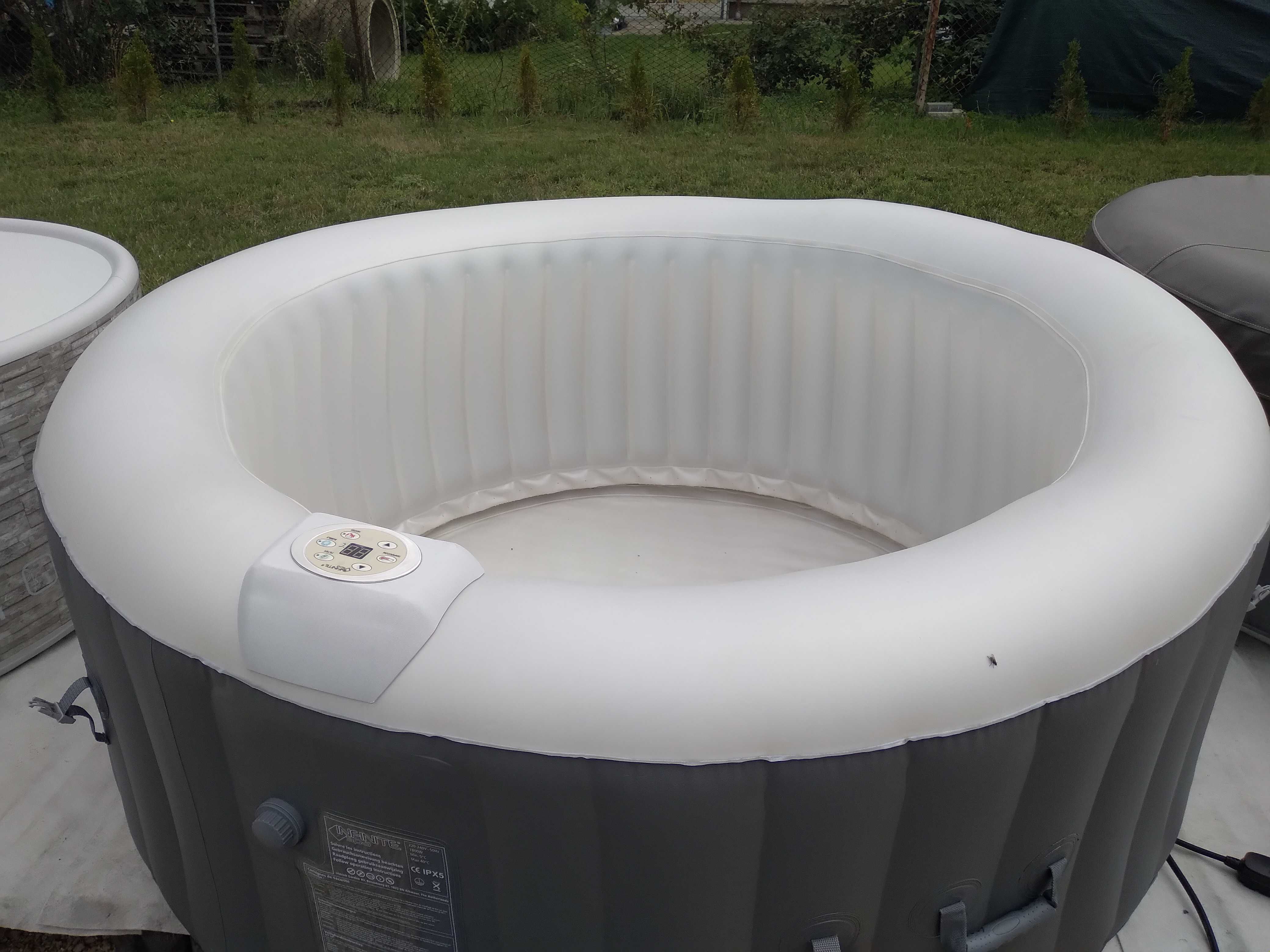 Jacuzzi INFINITE SPA z hydromasażem nadmuchiwany  800L 4os. 180x65cm