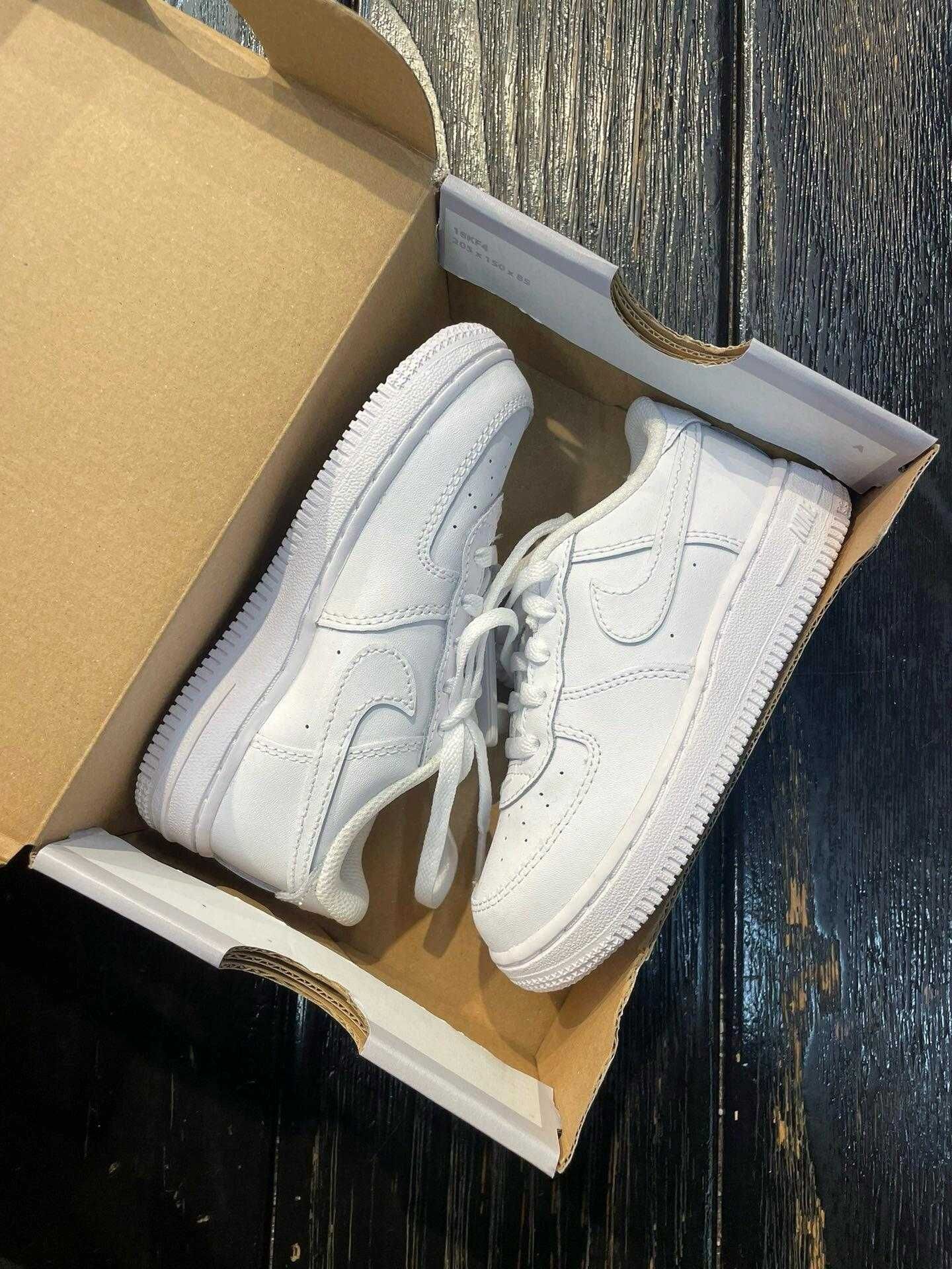NikeAirForce1Low07White R.41