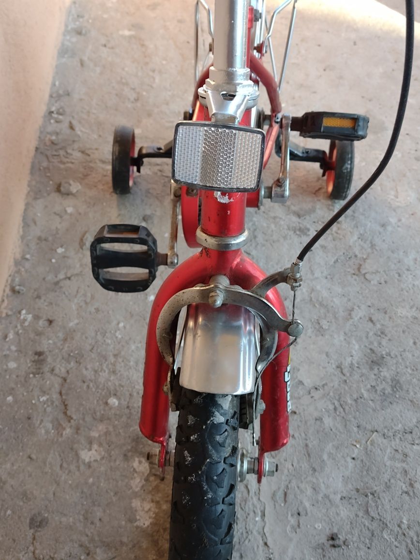 Детский велосипед с подарками, колеса на 12