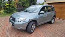 Toyota RAV4 Sprzedam TOYOTA RAV4 2006 - automat, bogate wyposażenie, bezywpadkowy!