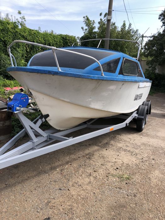 Продам катер каютный обмен