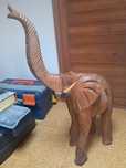 Arte africana. Elefante em madeira