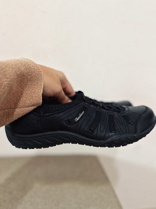 Ténis Skechers pretos