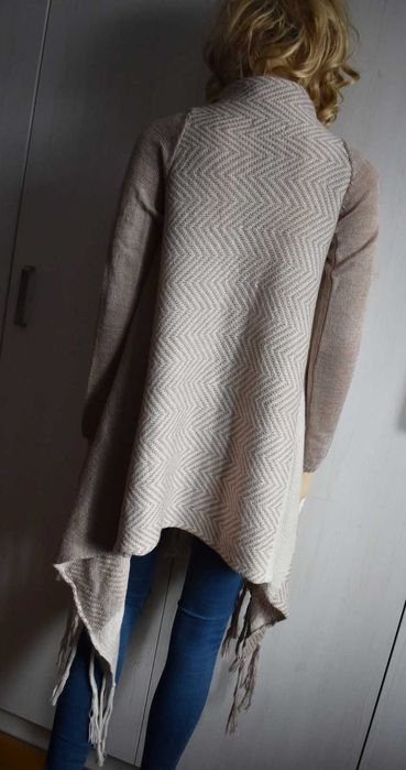 Sweter wełniany kardigan S 36 frędzle niezapinana narzutka Kapalua