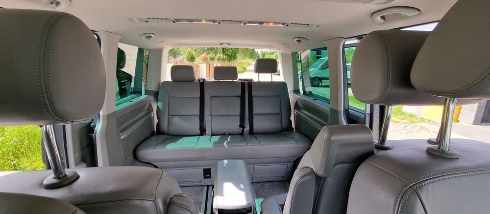 Продаю Volkswagen Multivan 2012 року.