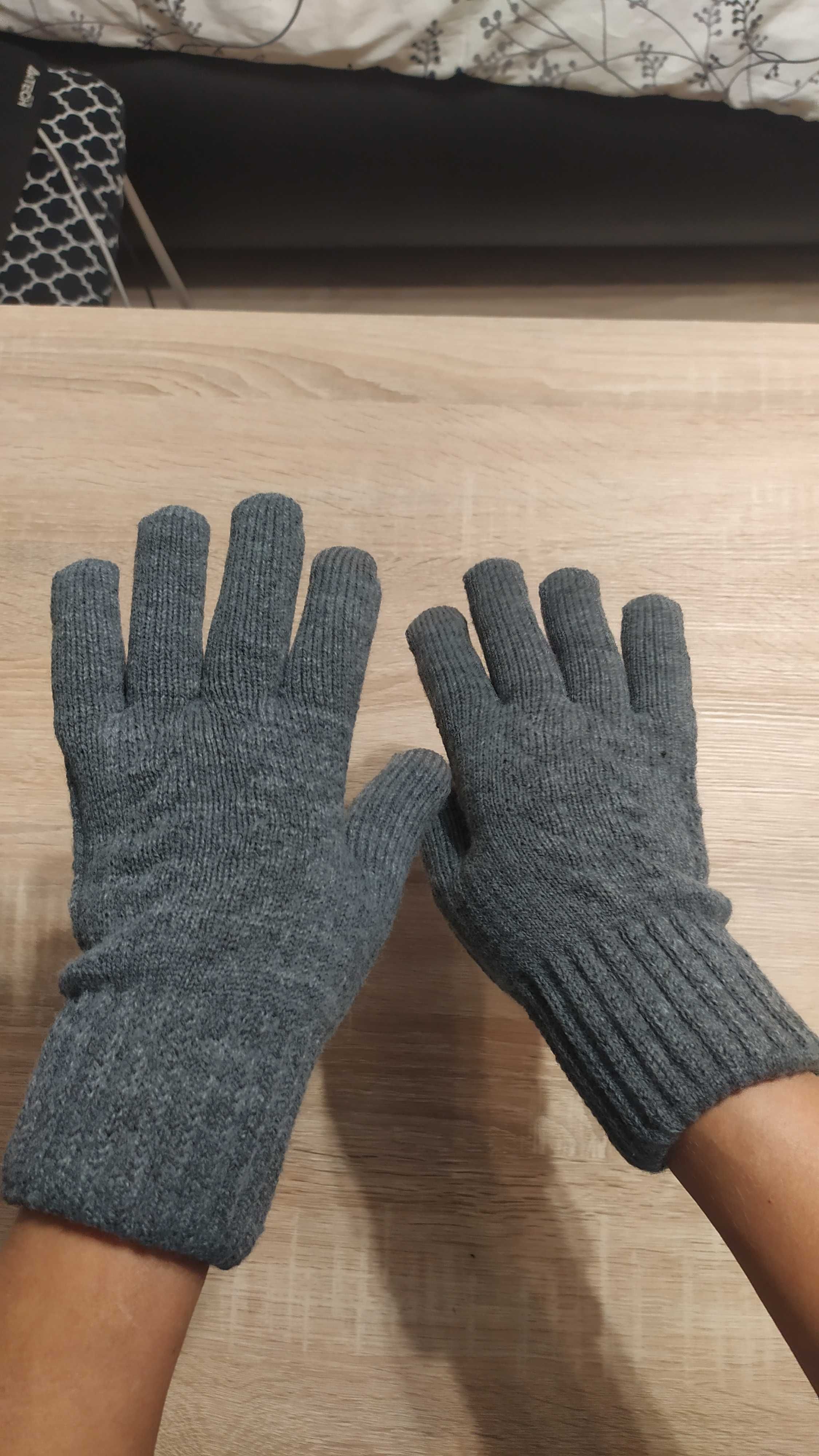 Szare ocieplane podwójne damskie rękawice na zimę