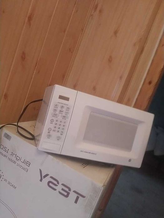 Продам. Мікроволновку  Америка