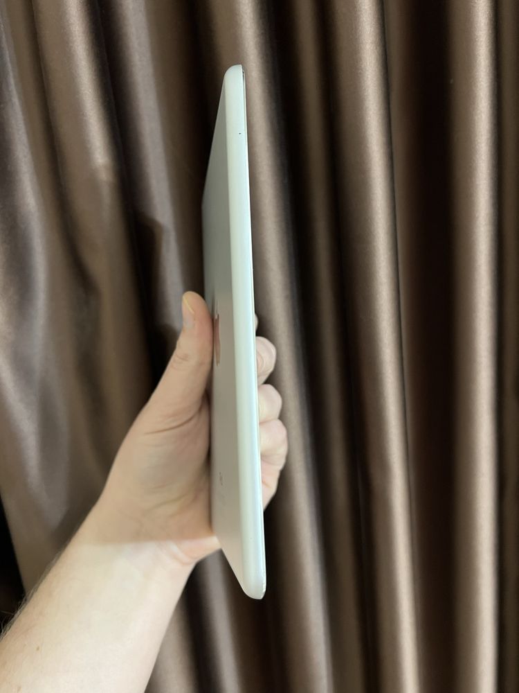 Планшет Apple iPad mini Wi-Fi 16GB MD531 White
