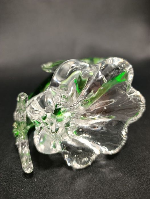 Kryształowa figurka delfina