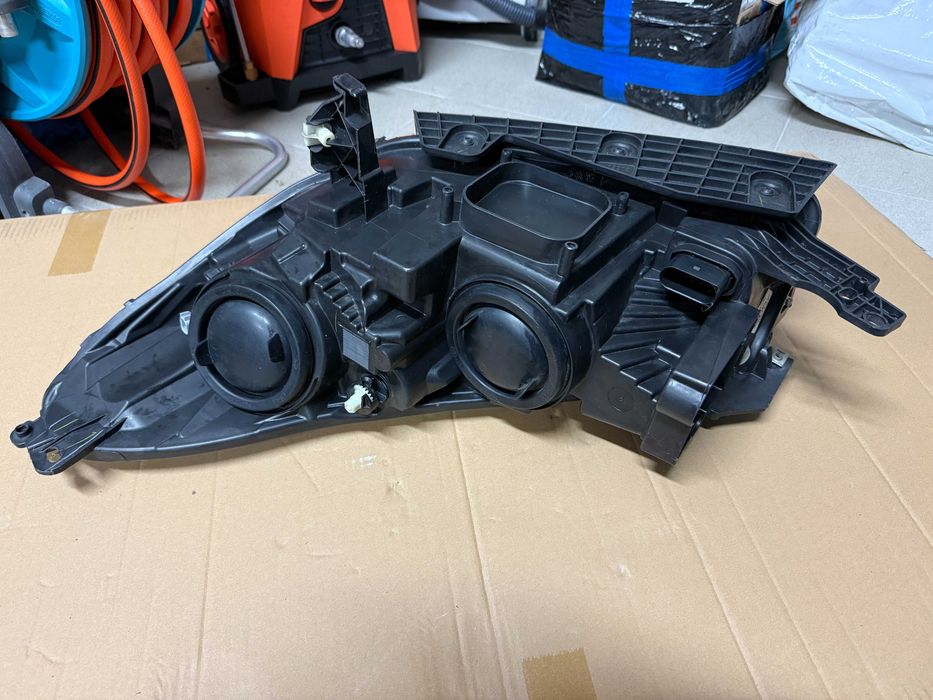 Lampa prawy przód Ford Escape/Kuga Mk2 Lift igła oryginał USA