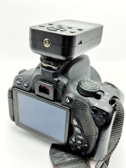 Фотоапарат Canon EOS 700D + об’єктив 18-55mm IS STM