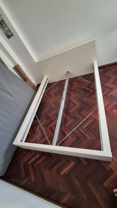 Cama ikea malm branca