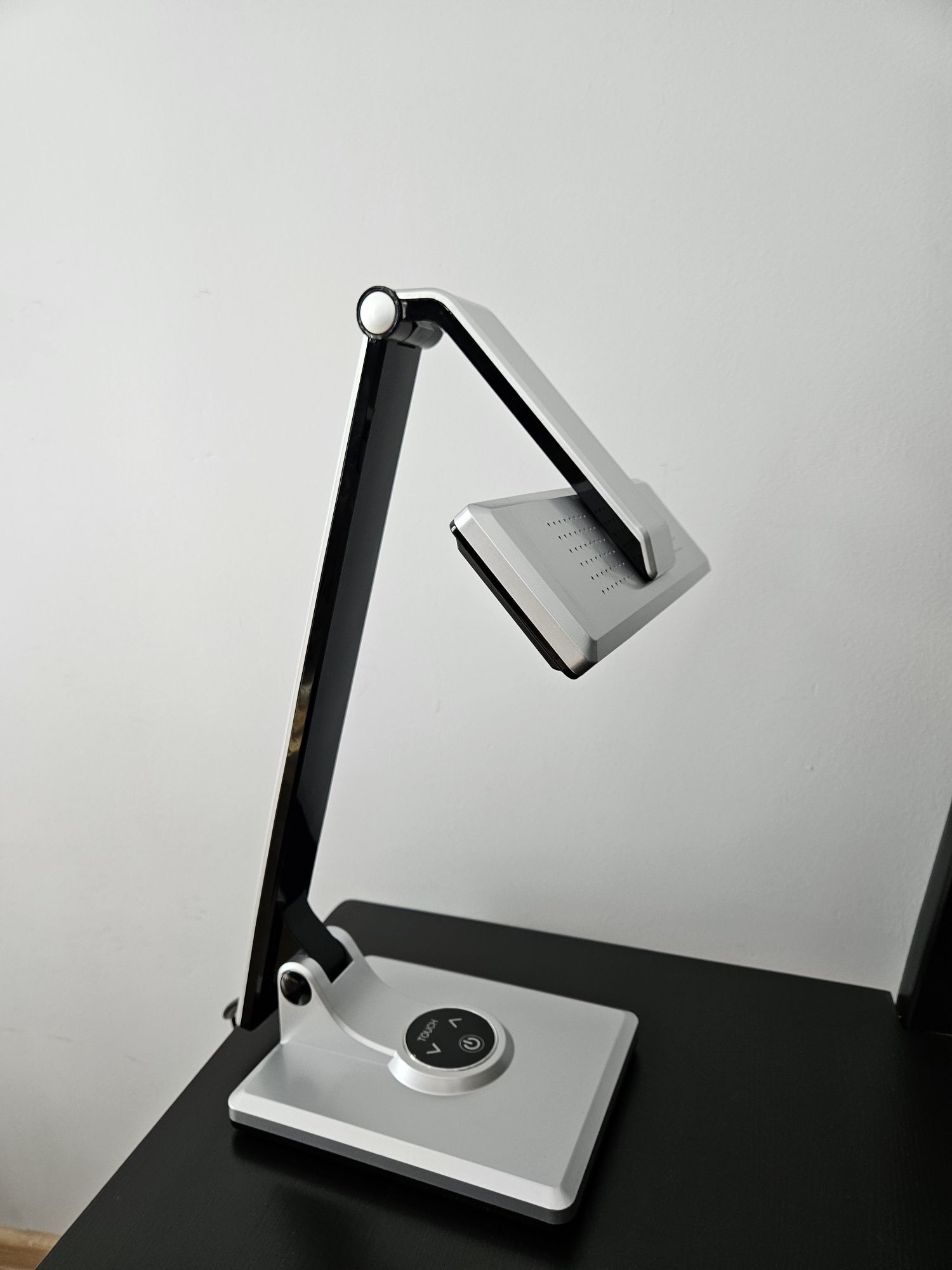 Lampka biurkowa K-BL1203 SREBRNA z serii MIRO firmy Kaja oświetlenie