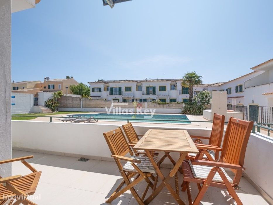 Vivenda com piscina a dois passos da Praia da Luz