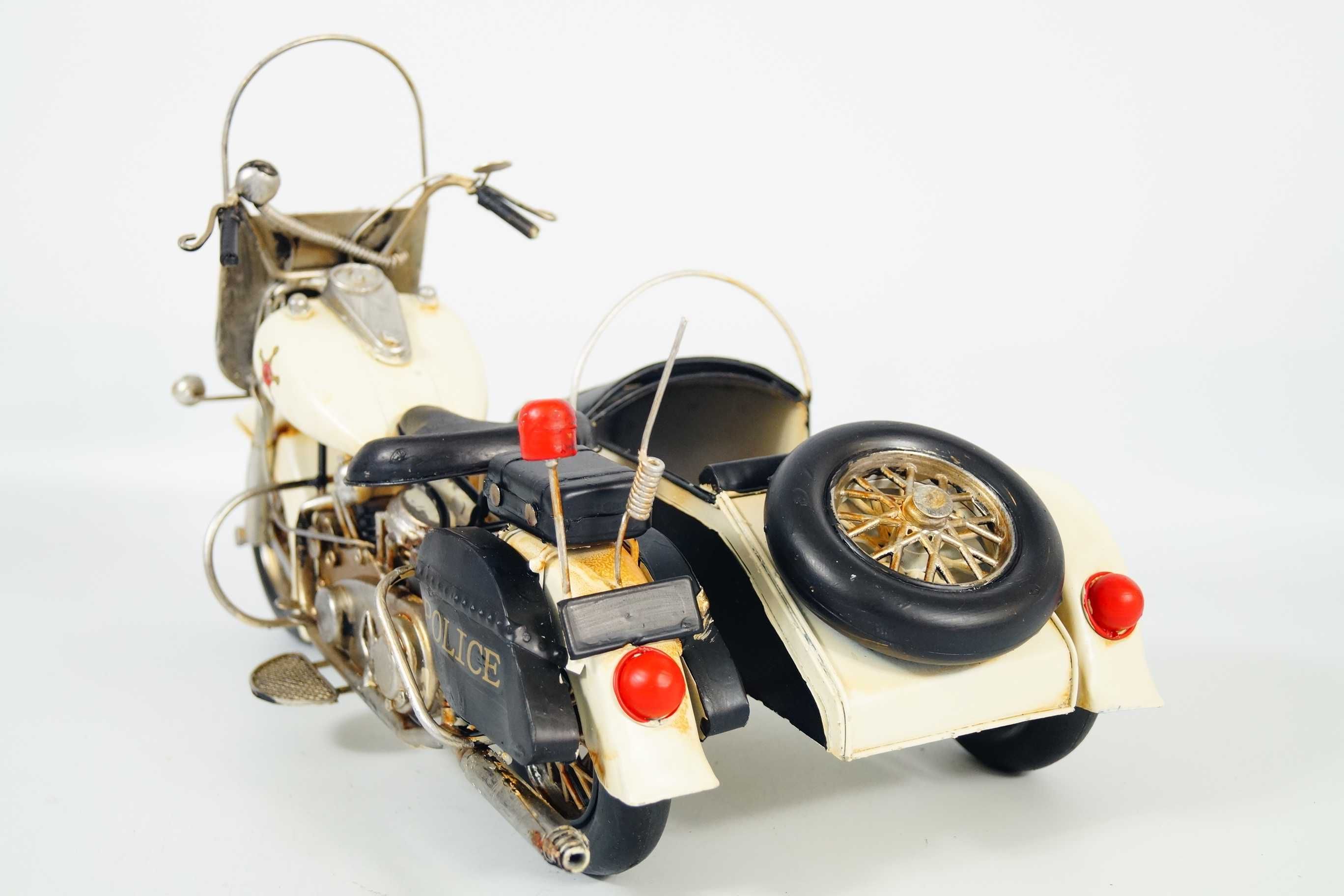 Metalowy pojazd - motocykl z dostawką rekwizyt model POLICE