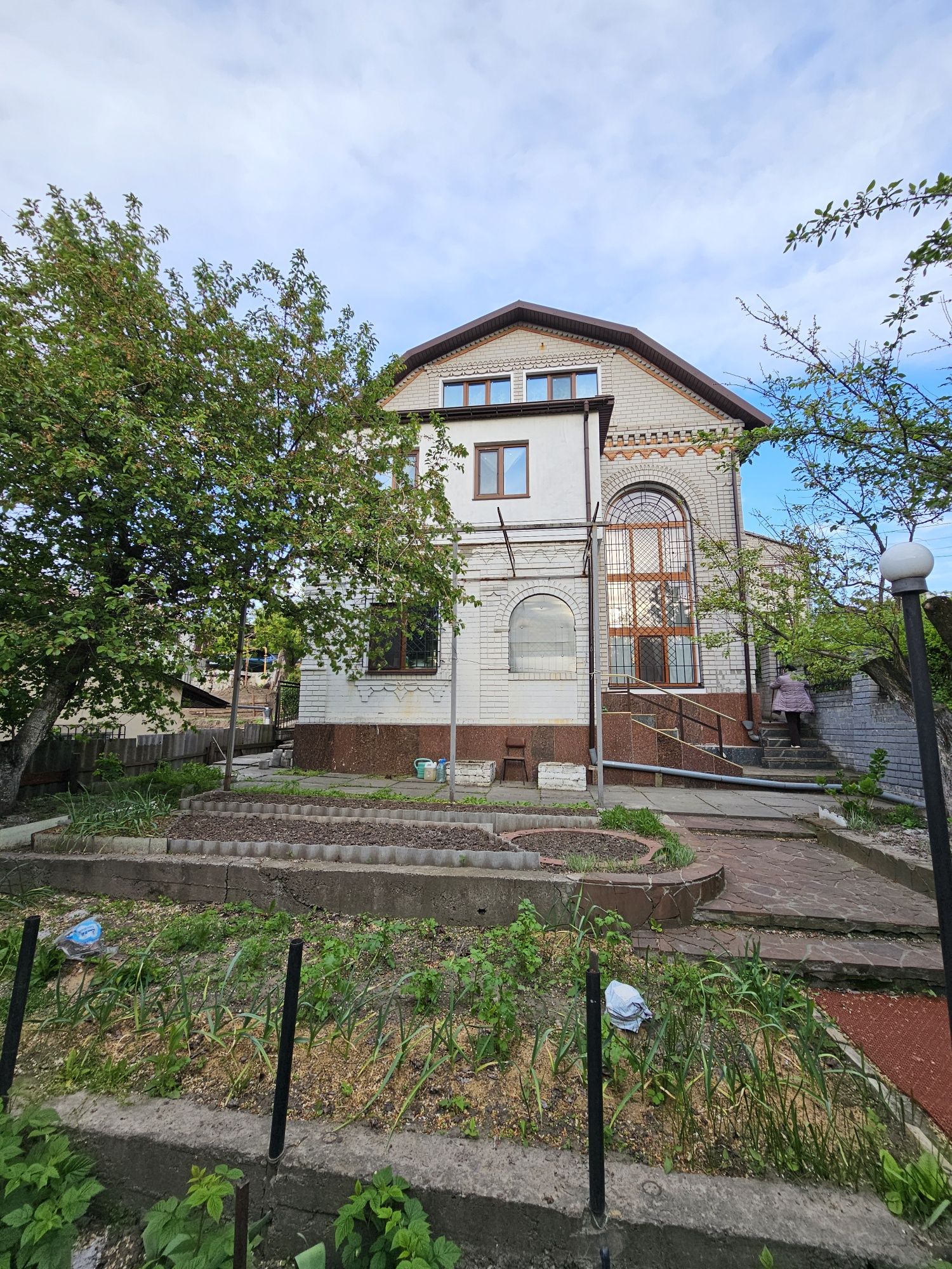 Продам дом в центральной части , район пр.Кирова / Поля / парк Зелёный