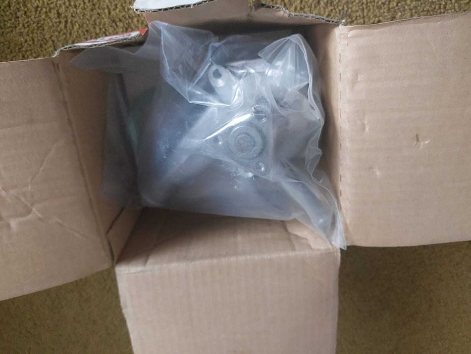 Bomba de Água Original Ford 92BM-8505-AA – NOVA